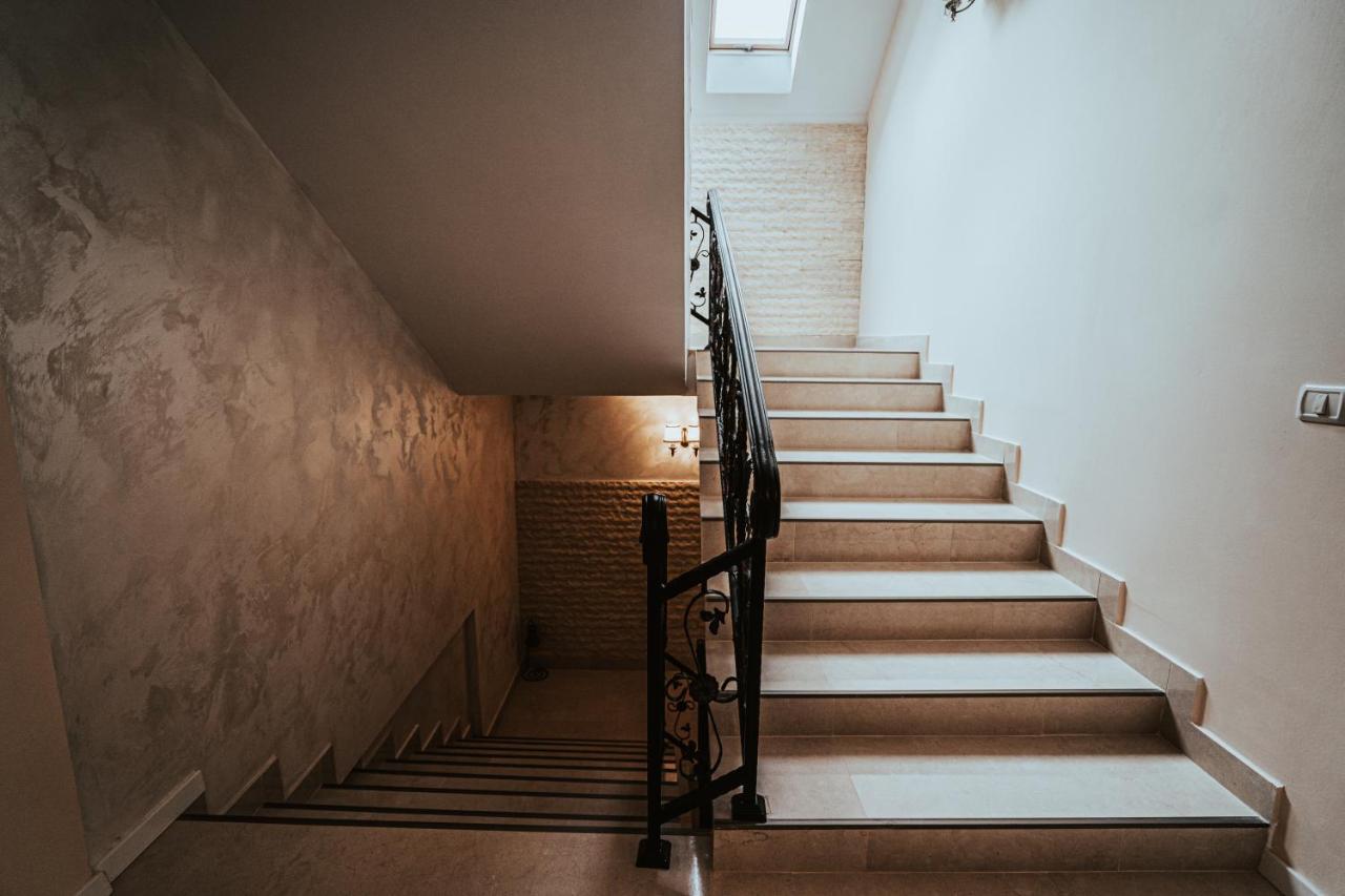 Pensiunea Romana Onesti Bagian luar foto